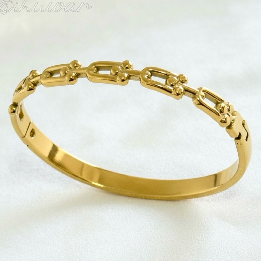 18K Gold Plated Stainless Steel U-Link Bangle Bracelet - Picture 4 of 9